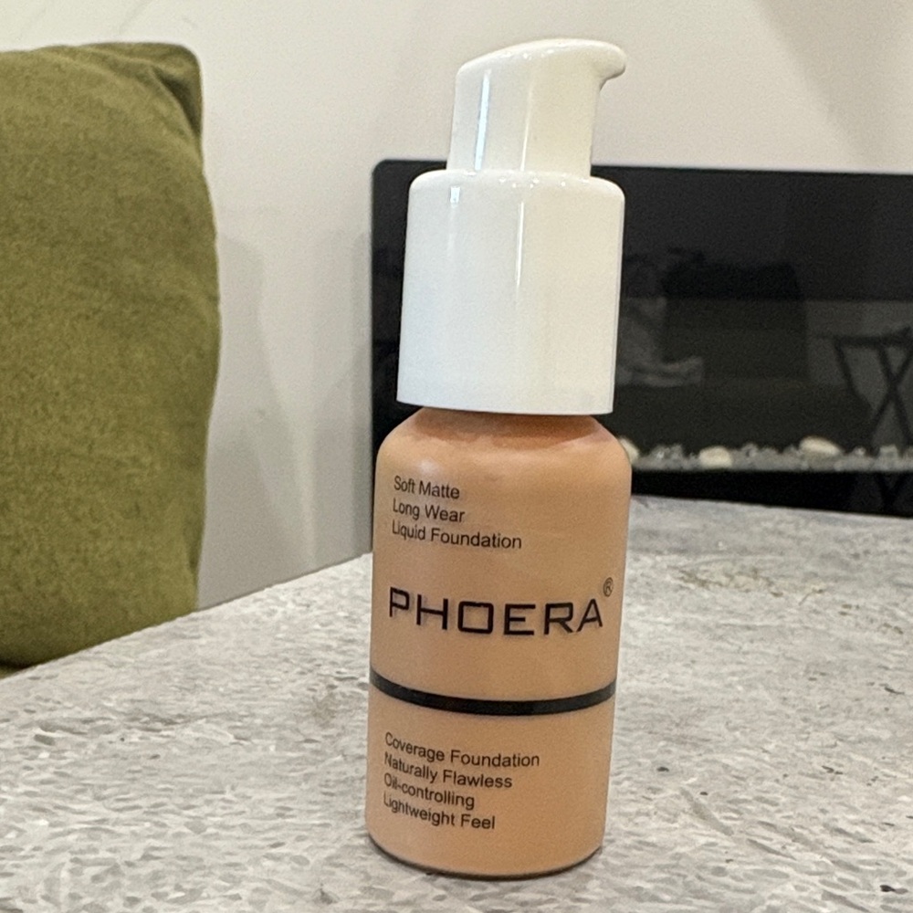 Soft Matte Liquid Foundation - Tan